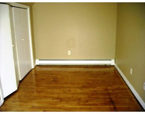90 Quartus St, Chicopee, MA 01013 photo 17