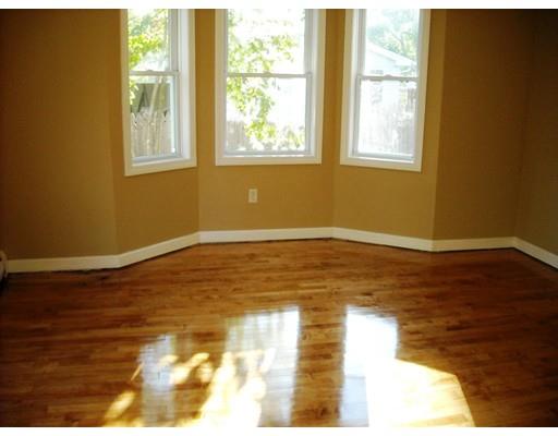 90 Quartus St, Chicopee, MA 01013 photo 11