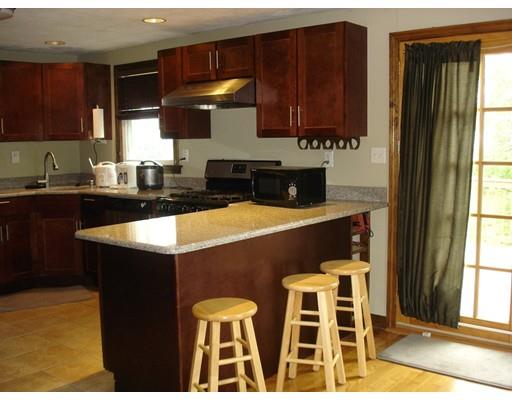 80 Berkeley Ave, Lowell, MA 01852 photo 3