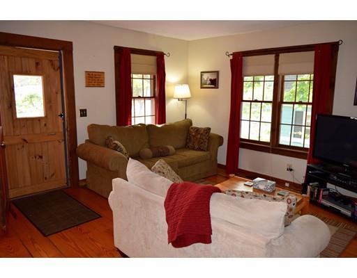 159 Laurelton St, Springfield, MA 01109 photo 9