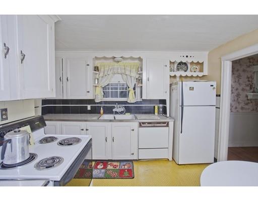277 Plumtree Rd, Springfield, MA 01118 photo 8
