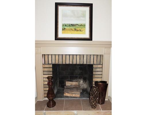 80 Martel Rd, Springfield, MA 01119 photo 5