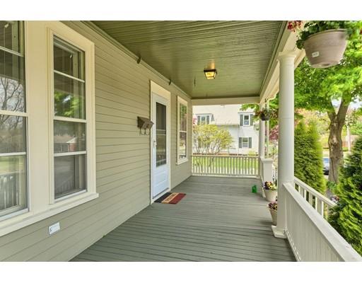 13 Cedar St, Beverly, MA 01915 photo 2