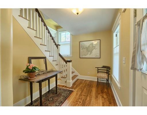 13 Cedar St, Beverly, MA 01915 photo 3