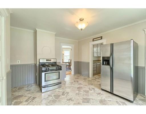 13 Cedar St, Beverly, MA 01915 photo 9