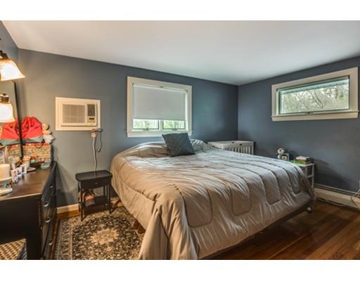 17 Robinson Rd, Beverly, MA 01915 photo 9