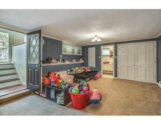 17 Robinson Rd, Beverly, MA 01915 photo 13