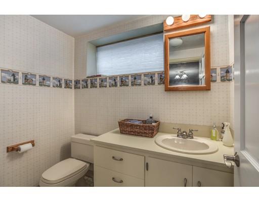 17 Robinson Rd, Beverly, MA 01915 photo 14