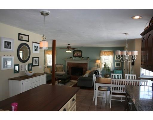 60 Hartford Ave E, Mendon, MA 01756 photo 8