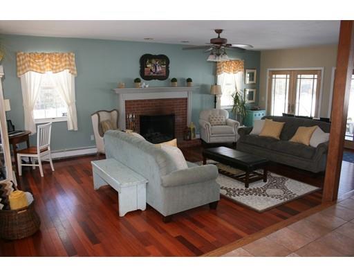 60 Hartford Ave E, Mendon, MA 01756 photo 9