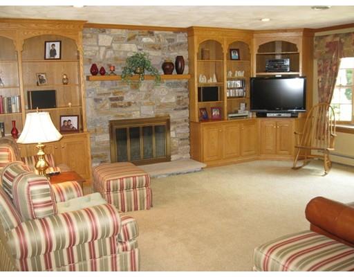 7 Fieldstone Path, Walpole, MA 02081 photo 11