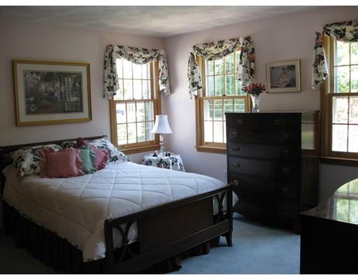 7 Fieldstone Path, Walpole, MA 02081 photo 17