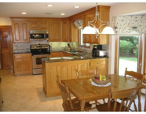 7 Fieldstone Path, Walpole, MA 02081 photo 8