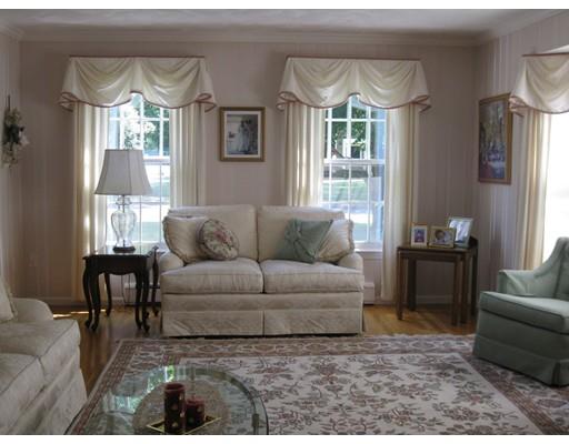 7 Fieldstone Path, Walpole, MA 02081 photo 4