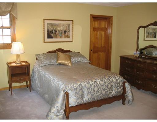 7 Fieldstone Path, Walpole, MA 02081 photo 18