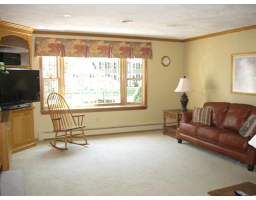 7 Fieldstone Path, Walpole, MA 02081 photo 12
