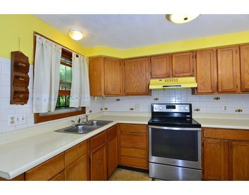 5 Champlain Cir, Dorchester Center, MA 02124 photo 9