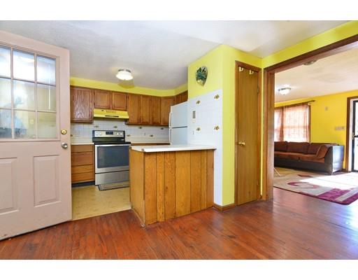 5 Champlain Cir, Dorchester Center, MA 02124 photo 8