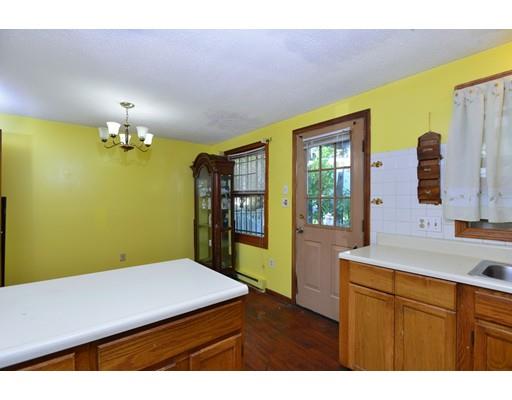 5 Champlain Cir, Dorchester Center, MA 02124 photo 10