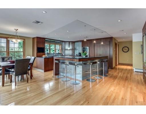 82 Fairchild Dr, Reading, MA 01867 photo 2
