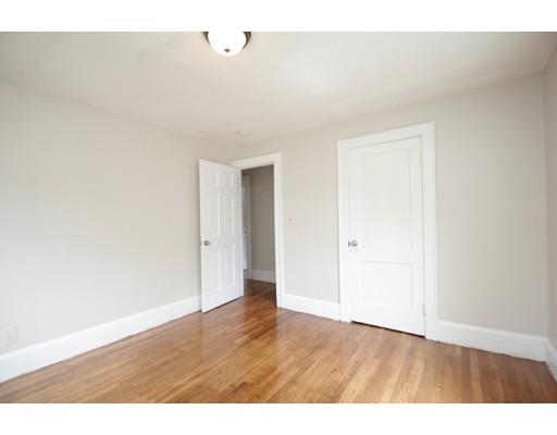 35 Wayne St, Springfield, MA 01118 photo 24