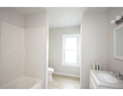 35 Wayne St, Springfield, MA 01118 photo 17