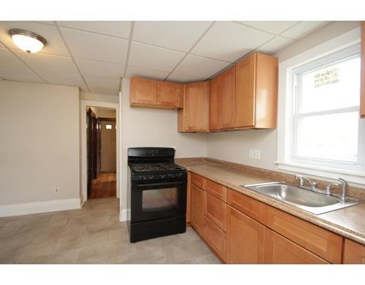 35 Wayne St, Springfield, MA 01118 photo 5