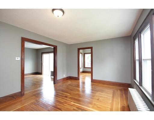 35 Wayne St, Springfield, MA 01118 photo 13