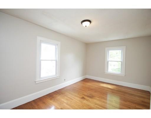 35 Wayne St, Springfield, MA 01118 photo 21