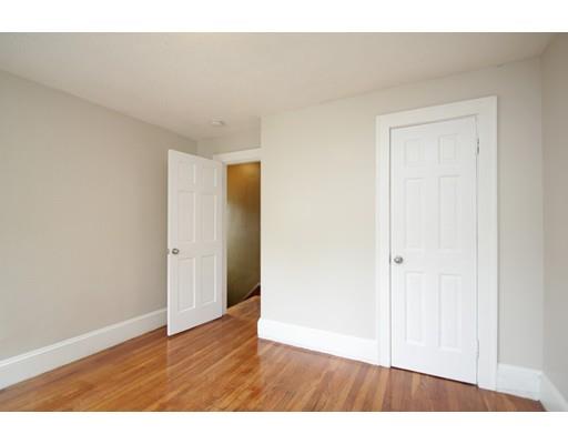 35 Wayne St, Springfield, MA 01118 photo 20