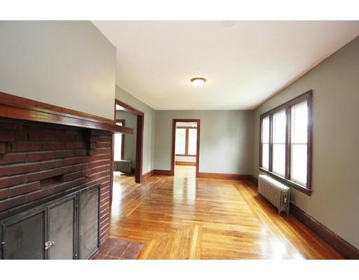 35 Wayne St, Springfield, MA 01118 photo 10