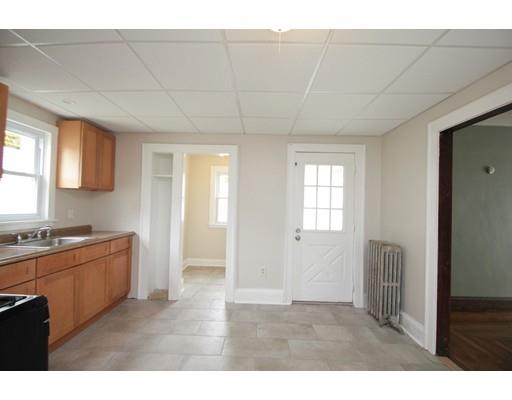35 Wayne St, Springfield, MA 01118 photo 8