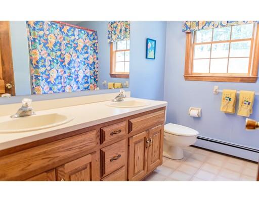 4 Oriole Ln, Walpole, MA 02081 photo 10