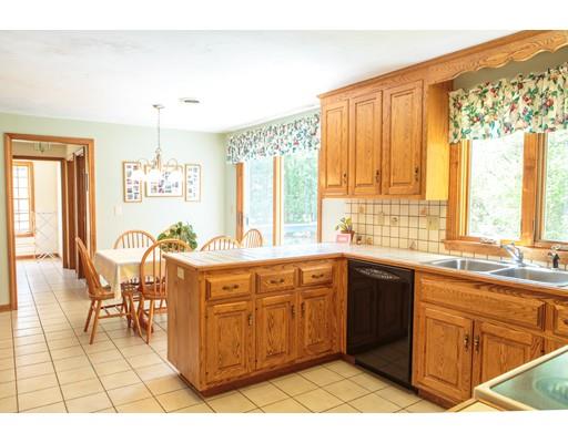 4 Oriole Ln, Walpole, MA 02081 photo 4