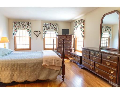4 Oriole Ln, Walpole, MA 02081 photo 9