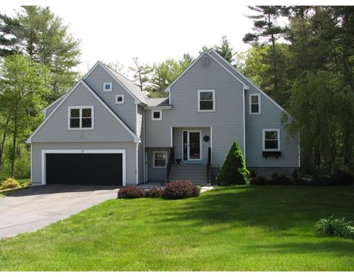 19 Daisy Dr, Walpole, MA 02081 photo 1