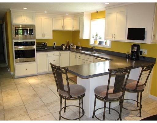 19 Daisy Dr, Walpole, MA 02081 photo 6