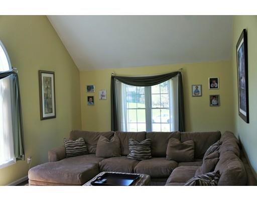 11 Gaudet Ln, Pelham, NH 03076 photo 19