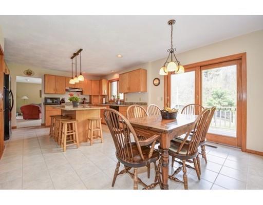 11 Overlook Dr, Sutton, MA 01590 photo 8