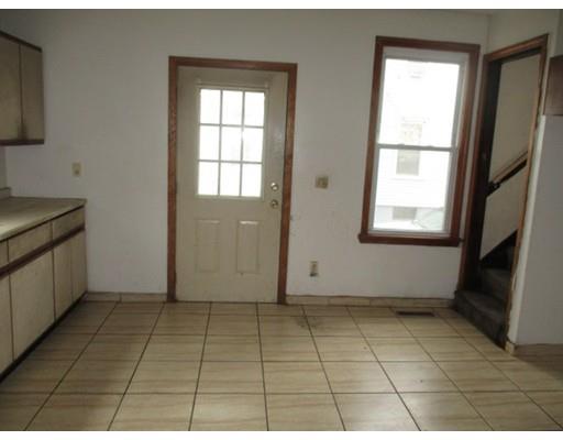 10 Merrick Ave, Springfield, MA 01109 photo 9