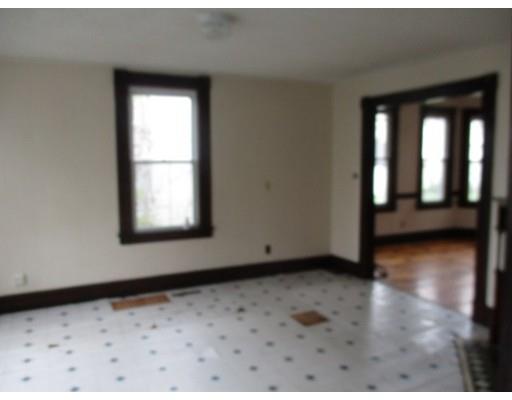10 Merrick Ave, Springfield, MA 01109 photo 3