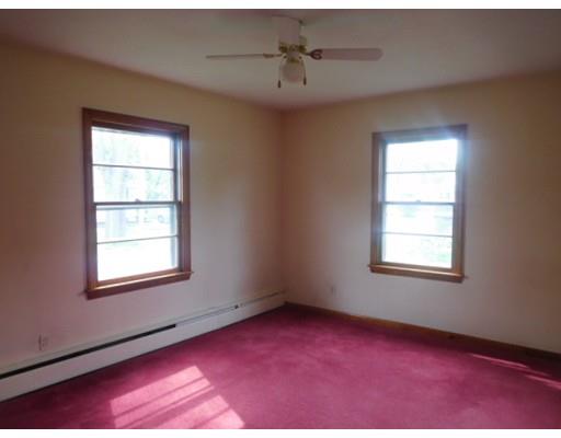 5 Ferguson St, Chicopee, MA 01020 photo 9