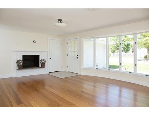 26 Lincoln St, Maynard, MA 01754 photo 3