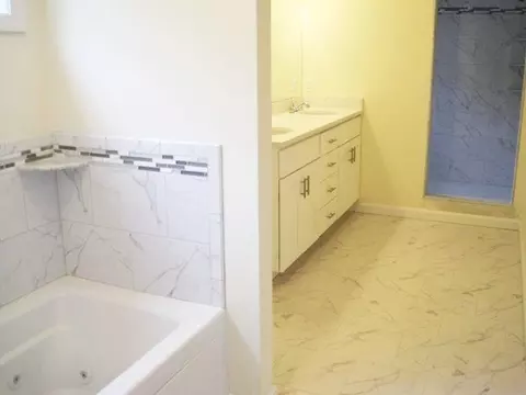 2 Pine Tree Ln, Hyde Park, MA 02136 photo 8