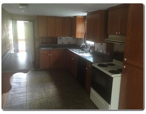 213 Haskell St, Fall River, MA 02720 photo 2