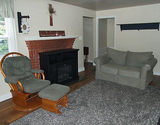 7 Rochelle St, Worcester, MA 01606 photo 2