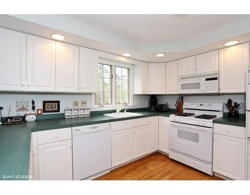 8 Sextant Cir, Mashpee, MA 02649 photo 4