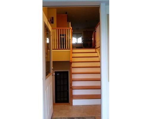 16 Lamond Ln, Fall River, MA 02720 photo 2