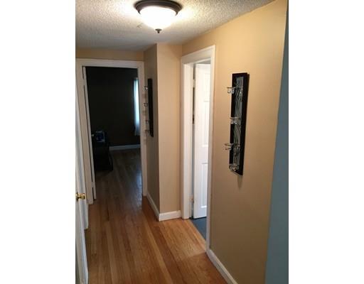 114 Abbott St, Springfield, MA 01118 photo 12