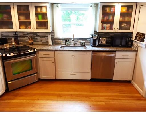 114 Abbott St, Springfield, MA 01118 photo 3